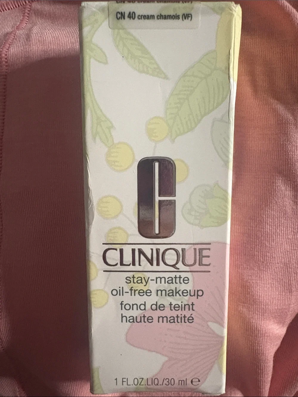 Clinique Stay-Matte Oil-Free Makeup - Cream Chamois (CN 40)